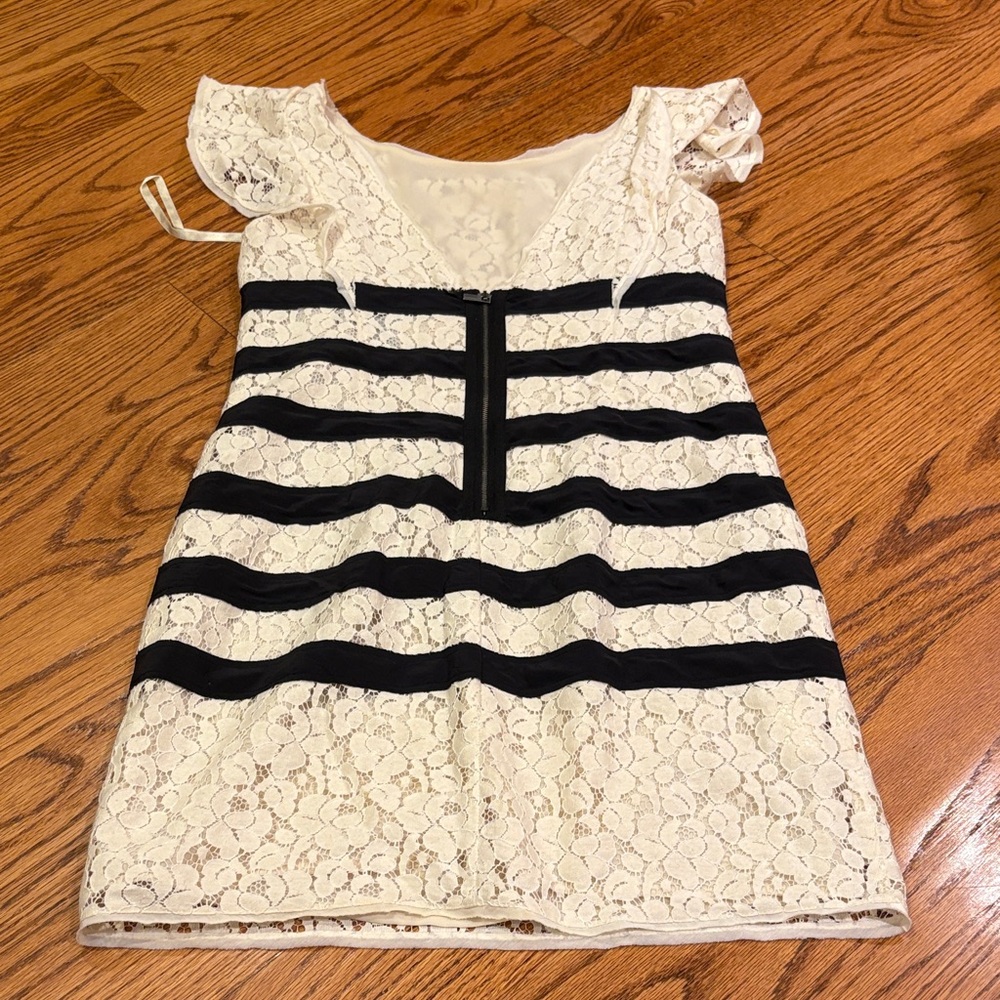 BCBG MaxAzria Womanβs White and Black Lace Dress Size 2